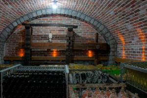 Klet Semiške penine foto Zvone Butala