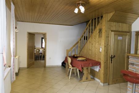 bela-krajina-brunarica-petric-02