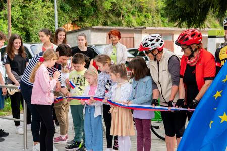 Otvoritev postaje na železniški postaji