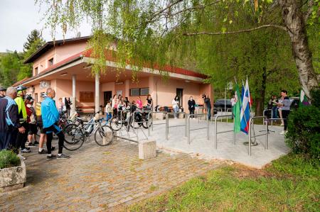 Otvoritev postaje na železniški postaji