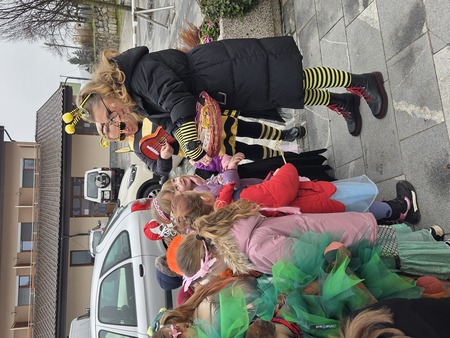 Maškare na obisku na občini